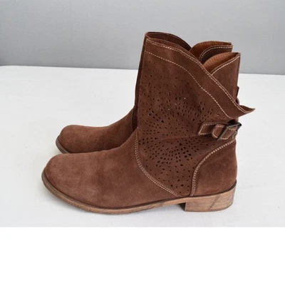 Botas femininas Sundance perfuradas no tornozelo tamanho 37 marrom fivela - Imagem 1 de 4