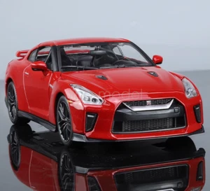 Bburago 1:24 Scale Red 2017 GTR R35 Racing Sports Model Diecast Metal Car - Picture 1 of 13