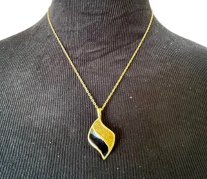 Vintage Royal Gold Dust & Black Enamel Pendant Necklace Gold Tone Great Cond. - Picture 1 of 5
