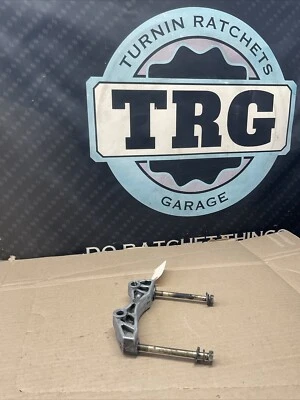 2003 Nissan 350z Infiniti G35 AC Compressor Bracket for Early 2003 Models - Image 1 of 4