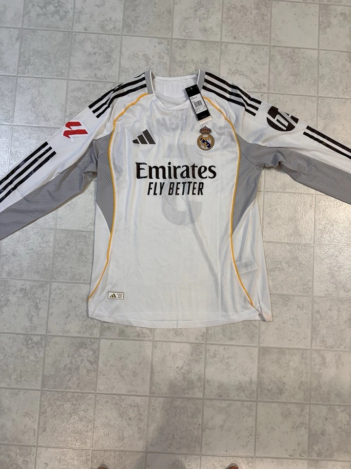 Camiseta 25/26 Real Madrid Home, versão jogador, mangas compridas, Bellingham 5, La Liga - Imagem 1 de 4