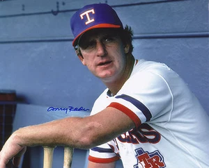 DOUG RADER TEXAS RANGERS ACTION SIGNED 8x10 - Picture 1 of 1