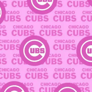 Tela de algodón rosa con logotipo de BTHY MLB Team Chicago Cubs por 1/2 yarda - Imagen 1 de 1