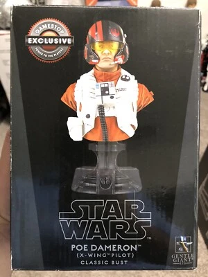 Star Wars Poe Dameron Gentle Giant Bust Game Stop X Wing Pilot #1941 Of 4000 - Image 1 of 4