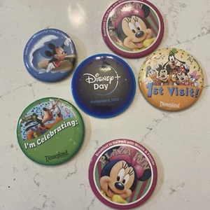 Vintage Disney Collectible Pin Back Buttons lot ! - Picture 1 of 2