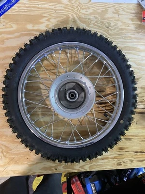 Rueda delantera genuina Honda nueva OEM 14 X 1.4 44650-KYK-305 CRF110 CRF 110 5D S3 Foto 1 de 4