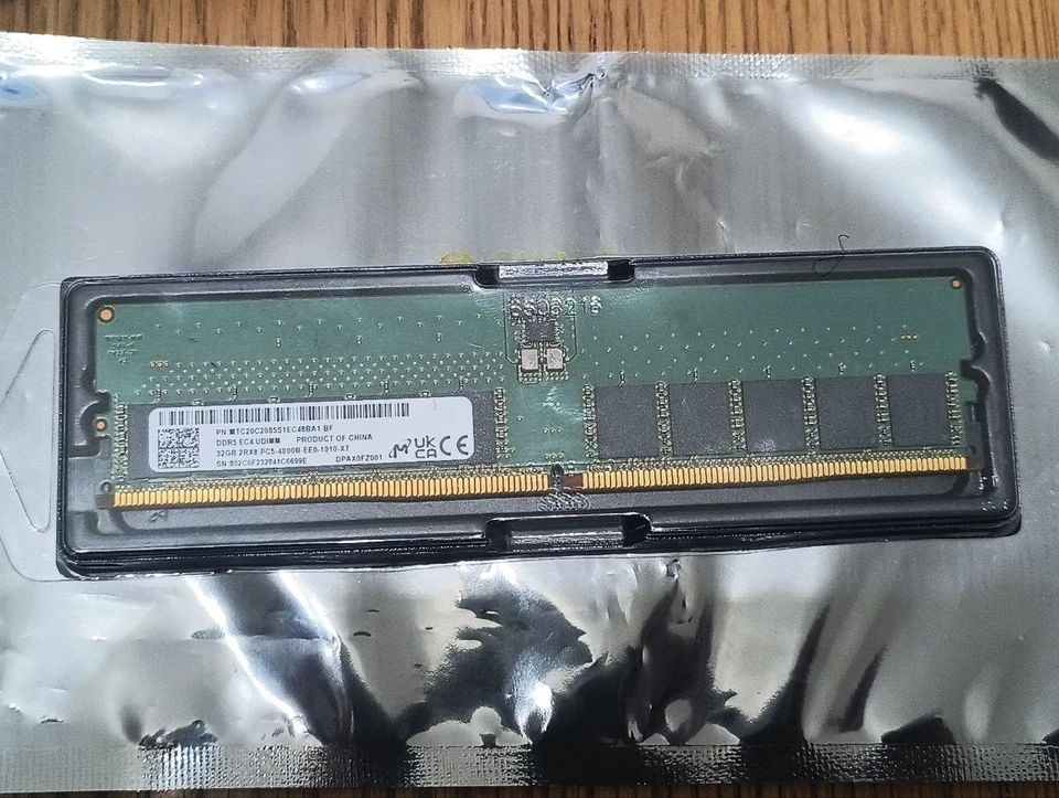 Micron 32GB 4800MHz DDR5 ECC UDIMM PC5-4800B-E MTC20C2085S1EC48BA1 Unbuffered - Image 1 of 1
