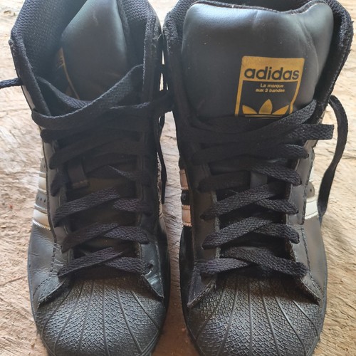 Sneakers Adidas modello Pro taglia 5 bambino grande pelle nera bianco oro stringate FV5725