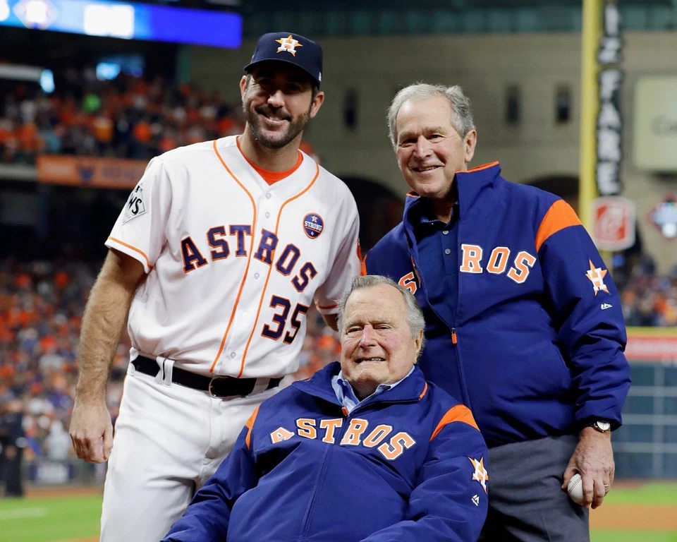 8x10 Photo JUSTIN VERLANDER, PRESIDENT GEORGE HW BUSH & W BUSH Houston Astros - Image 1 of 1