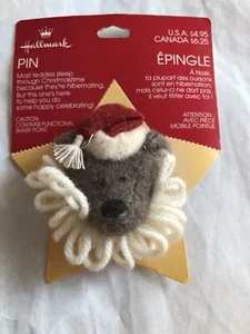 Hallmark Christmas Teddy Bear Santa Pin NEW on Card XLP4443 - Imagen 1 de 2