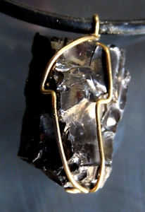 COLGANTE CHORRO CRUDO PLATA DE LEY CHAPADO EN ORO DE 18 QUILATES. - Imagen 1 de 6