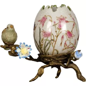 Porcelana Floral y Cáscara de Huevo de Pájaro con Jarrón Ormolu de Bronce-6"" x 5.25"" H - Imagen 1 de 7