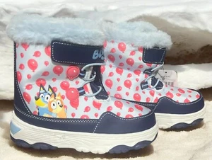 Bluey Schneestiefel Kleinkind 12 Disney Light Up Bingo blau rosa Luftballons Winter NEU - Bild 1 von 4