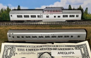 2 Stück Con Cor Spur N Santa Fe glatte Aussicht silber, Zugkuppel & Personenwagen - Bild 1 von 15