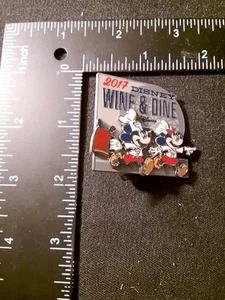 Disney Pin Trading Run Disney Wine & Dine Limited Release 2017 Mickey And Minnie - Bild 1 von 7