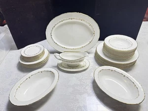 Royal Worcester GOLD CHANTILLY fine bone china dinner set 37 Pieces For 8 People - Picture 1 of 16