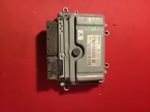 2006 - 2011 Volvo S40 Engine Control Unit Module ECM ECU 30650454 - Picture 1 of 6