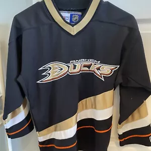 NHL Anaheim Mighty Ducks CCM Hockey Jersey YOUTH Size Small/Medium - Picture 1 of 5