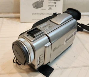 Sony Handycam DCR-TRV11 Mini DV Camcorder - Picture 1 of 9