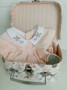 New Baby Girl BNWT Sleepsuit in beautiful floral Gift Case - Picture 1 of 10