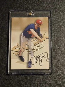 1999 SkyBox Premium #NNO Javier Vazquez Autographics - Picture 1 of 2