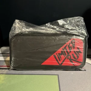 Limited Run LRG Nintendo Switch Case - Schwarz/Rot (Neu, Sealed) - Bild 1 von 1