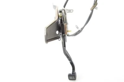 Pedal de freio de estacionamento 2017-2019 Nissan Titan 5.6L 4x4 com cabo - Imagem 1 de 4