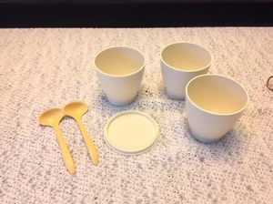 3 Vintage Tupperware Almond Condiment Caddy Bowls #758 & 1 Seal Lid & 2 spoons - Picture 1 of 2
