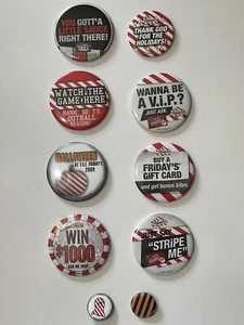 10 TGI Fridays Button Pin-Back Streifen rot weiß klassische Designs Desert Fun - Bild 1 von 14