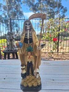 Santa Muerte y Jesús Malverde Color Dorado Talla 12"X5" / Estatua de la Santa Muerte - Imagen 1 de 10
