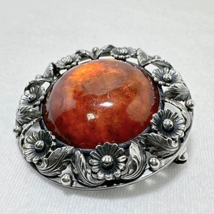 Broche NEFROM de plata de ley y ámbar, hecho en Dinamarca - Imagen 1 de 10