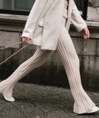 NUEVO CON ETIQUETAS $299 ANINE BING Val Acanalado 100% Lana Tejido Acampanado Pantalón en Crema Talla XS NUEVO Foto 1 de 4