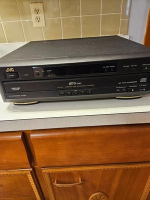 Reproductor de CD JVC 5 discos XL-5º disco compacto cambiador automático.  Sin probar.  Foto 1 de 4