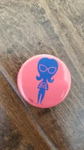 2018 FOX LIMITED EXCLUSIVE PROMO BUTTON PIN BADGE BOBS BURGERS LINDA BELCHER - Picture 1 of 1