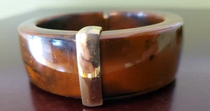 CROWN TRIFARI BROWN TORTOISE SHELL LUCITE GOLD TONE BANGLE BRACELET - Picture 1 of 10