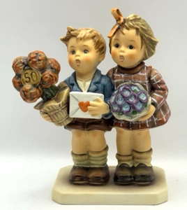 M.I. Figurina Hummel Goebel #416 1935-1985 50 anni di amore vive su firmata 6,25" - Foto 1 di 15