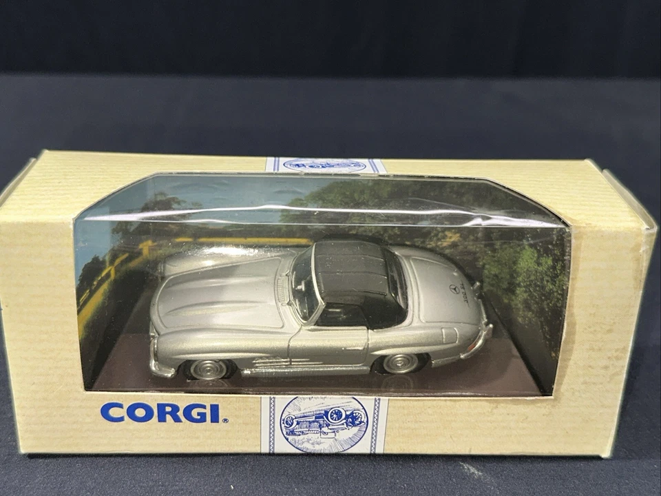 CORGI CLASSICS 1:43 DIECAST  MERCEDES 300 SOFT TOP SILVER - Image 1 of 4