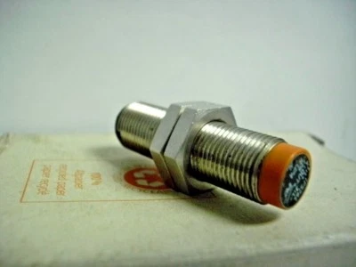 EFECTOR IF5764 IFB3004-BPKG/US-100-DPS INDUCTIVE PROXIMITY SWITCH NEW!! - Image 1 of 2