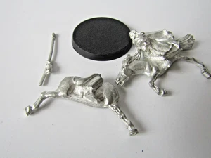 A32 WARHAMMER  LOTR / MIDDLE EARTH - GANDALF THE WHITE MOUNTED METAL MODEL - Picture 1 of 2
