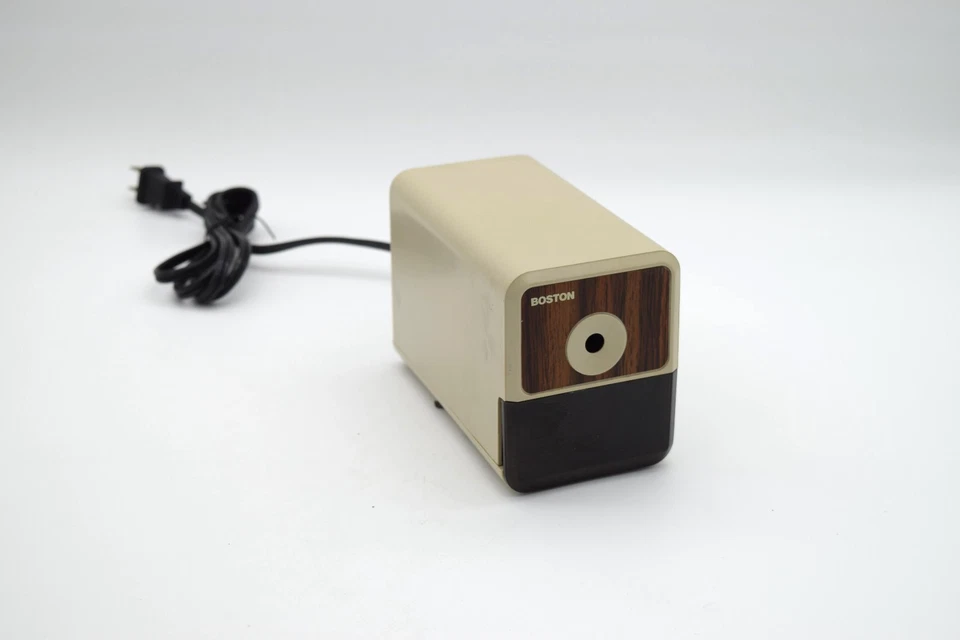 Afiador de lápis elétrico vintage BOSTON modelo 18 feito nos EUA testado e funcionando - Imagem 1 de 4