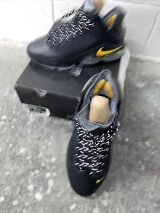 Nike Lebron 19 Low Witness Uomo Taglia 11.5 Nero University Oro DH1270 002 - Foto 1 di 5