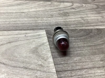 DIALCO 75 VATIOS 125 VOLTIOS INDICADOR DE MONTAJE EN PANEL LENTE JOYA ROJA #139G66 Foto 1 de 4