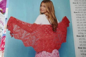 Knitting Pattern For Light Lacy Shawl in  4Ply- In 3 Sizes - Picture 1 of 2