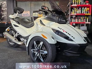 2010 CAN-AM SPYDER RSS SEMI AUTO TRIKE 12,000 MILE'S - Picture 1 of 3