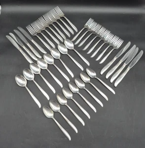 WINSOME II 1960 TUDOR PLATE BY ONEIDA COMMUNITY 40 PIECE SET 5 PC SETTING FOR 8 - Picture 1 of 11