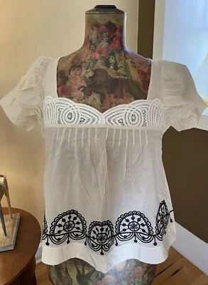 Lithe  Anthropologie Ivory Cotton Romantic Feminine Blouse Pleats & Lace Size 6 Foto 1 de 4