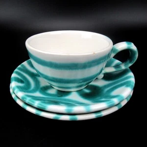 Gmundner Keramik Mokkatasse + 2x Untertasse Serie Grüngeflammt o. Grün Geflammt - Picture 1 of 5