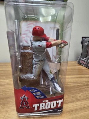 Los Angeles Angels Mike Trout McFarlane MLB 33 Figure Collector Level 0659/2000 - Image 1 of 4