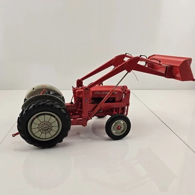 1:16  Ertl 1957 Ford 641 Workmaster Tractor w/ 725 Loader Precision Series - Image 1 of 4
