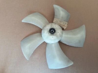 2004-2008 ACURA TSX 2.4L FRONT RIGHT RADIATOR COOLING FAN BLADE ONLY OEM  - Image 1 of 4